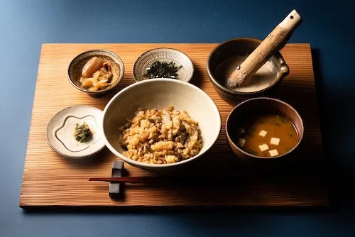 炊き込みご飯と自然薯の相性が良いコース料理